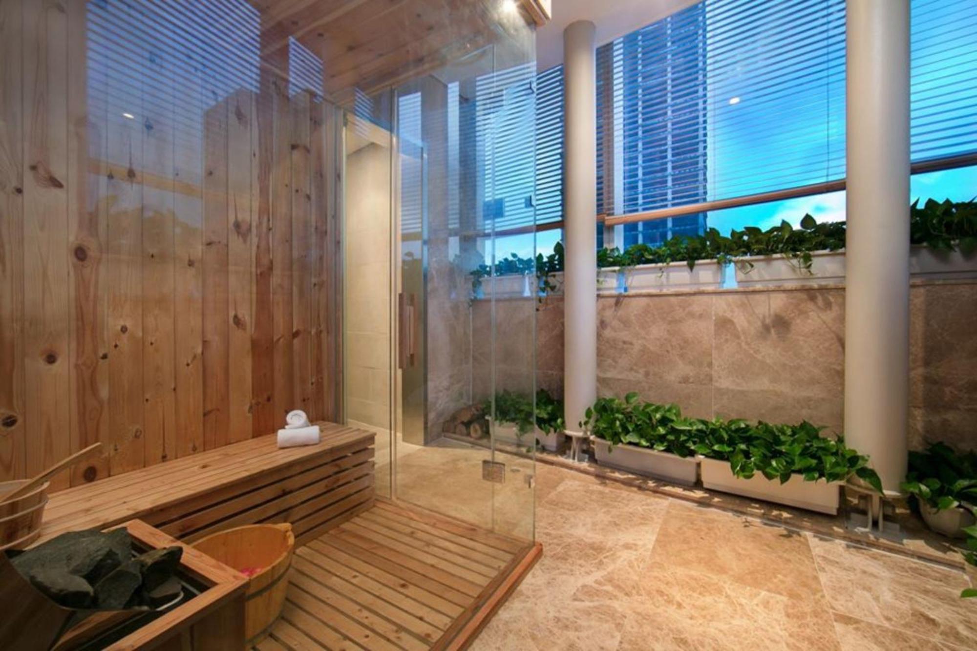 Intercontinental Hanoi Landmark72 By Ihg Exterior photo